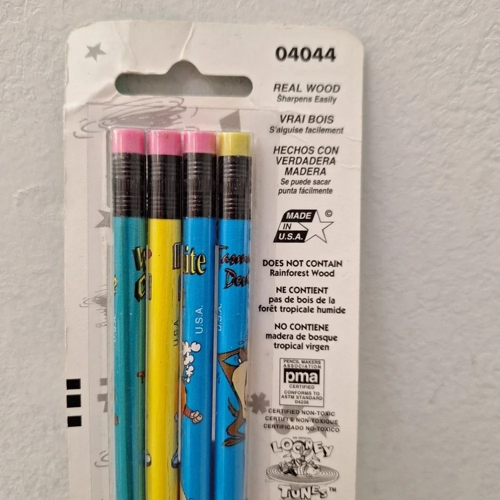Vintage Looney Tunes Pencils 4 pack w/ Bookmark Warner Bros 1990s Made In USA